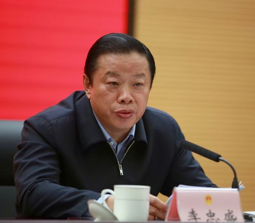 会上,陈锴竑报告了我市水污染防治法和水环境保护条例的贯彻实施情况.